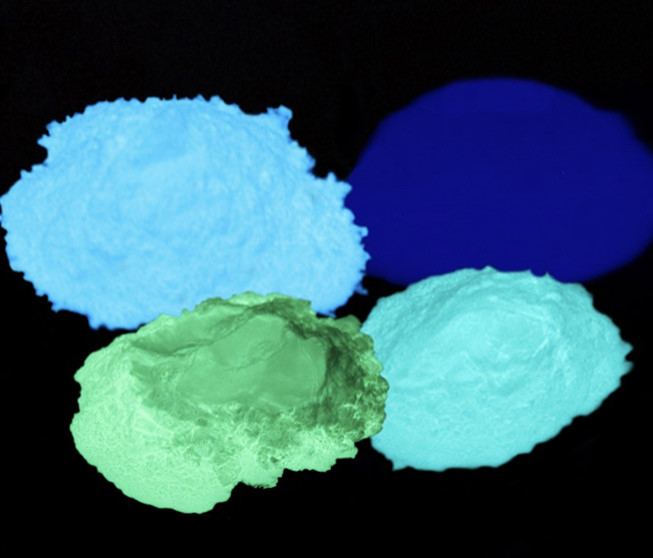 Тонирование эпоксидной смолы люминофором для придания эффекта флюоресценции
