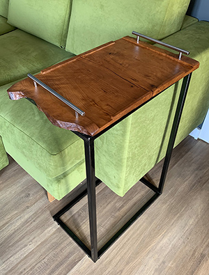 готовый придиванный столик-поднос из термо граба, с ручками и бортиками